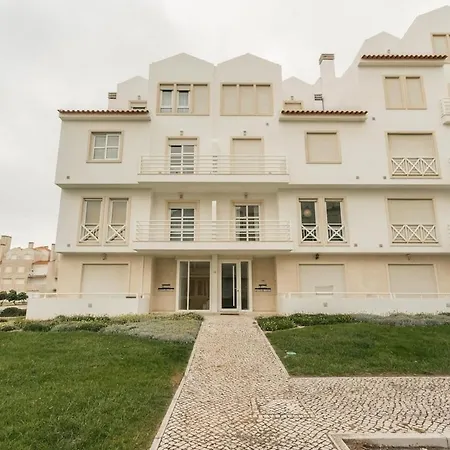 28 - Baleal شقة *